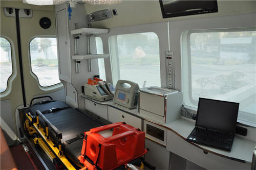 临夏救护车内部